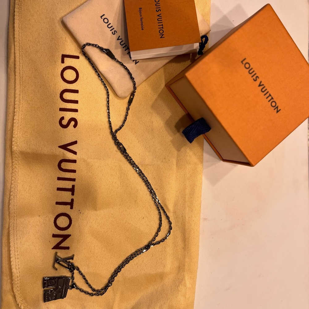 Louis Vuitton LV & Paris Arc De Triomphe necklace